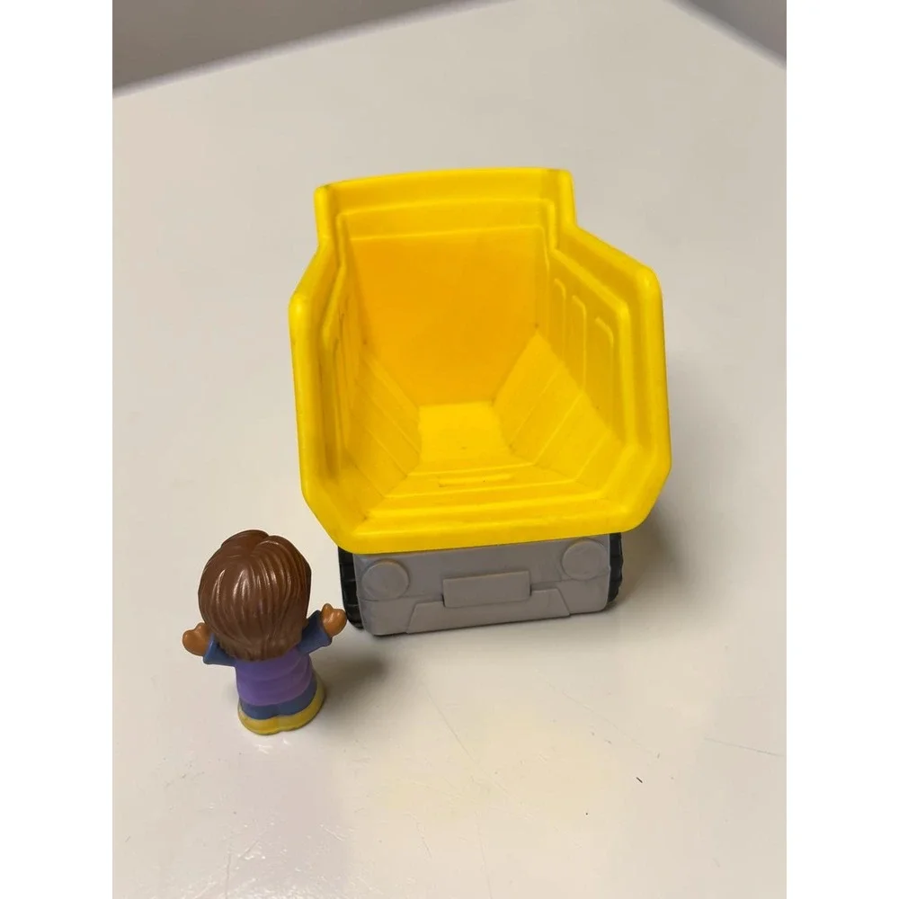 Fisher Price Little People Dump Truck 1  Figure everything's works!